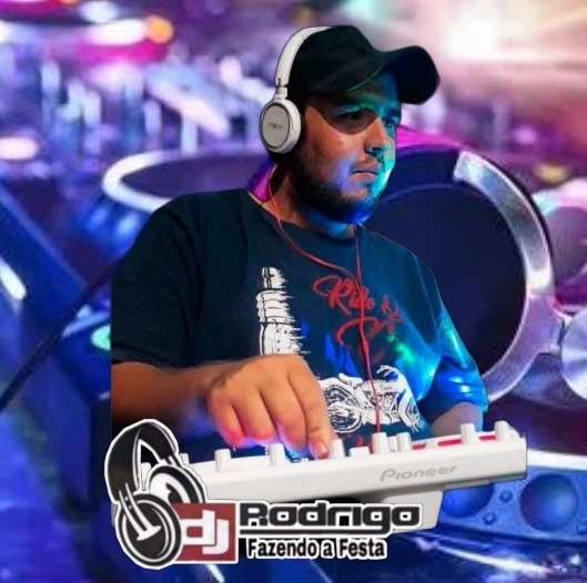 Dj Rodrigo Fazendo a Festa
